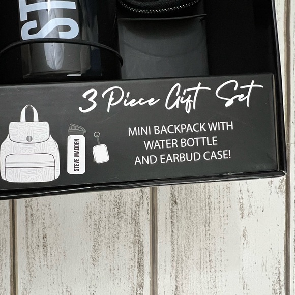 Steve Madden Backpack Bottle Earbud Case 3 Pc Gift Set - Picture 4 of 8